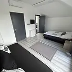 Lejlighed Laura Apartmanhaz *