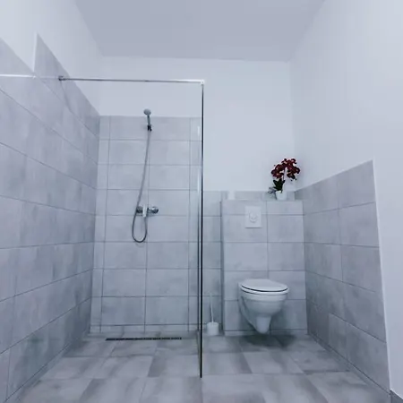 Laura Apartmanhaz