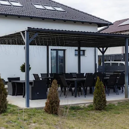 Laura Apartmanhaz Apartment
