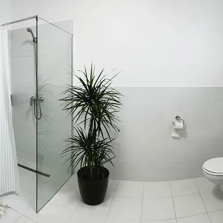 Laura Apartmanhaz